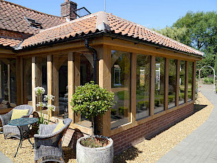 oak garden room in cambridgeshire